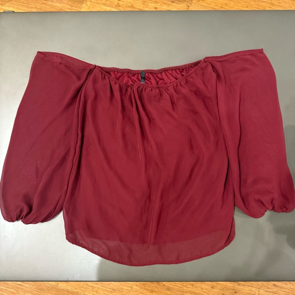 ♻️LAST DAY 4/17♻️ Yetts Los Angeles Elegant Burgundy Off-Shoulder Top
